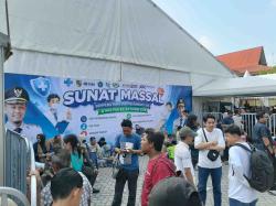 1.200 Anak Ikut Khitan Massal di Momen HUT Pekanbaru ke 242